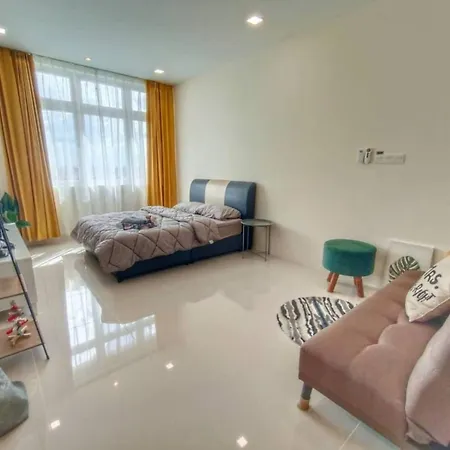 Riverine Diamond Kuching Exterior photo